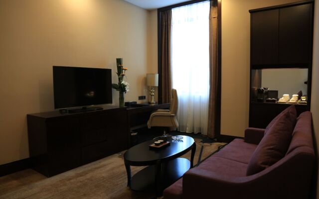 The Huiting Collection