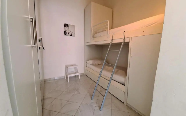 Via Colombo 100 mt dal mare