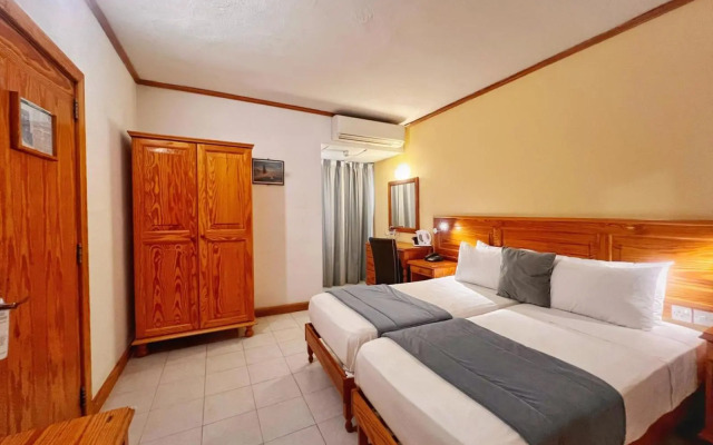 Gillieru Harbour Hotel