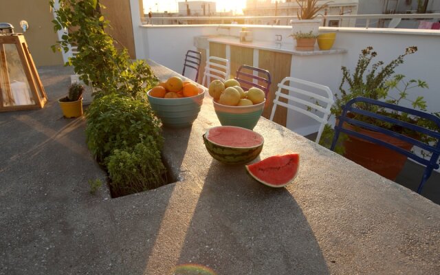 The Marble Suites, PLAKA