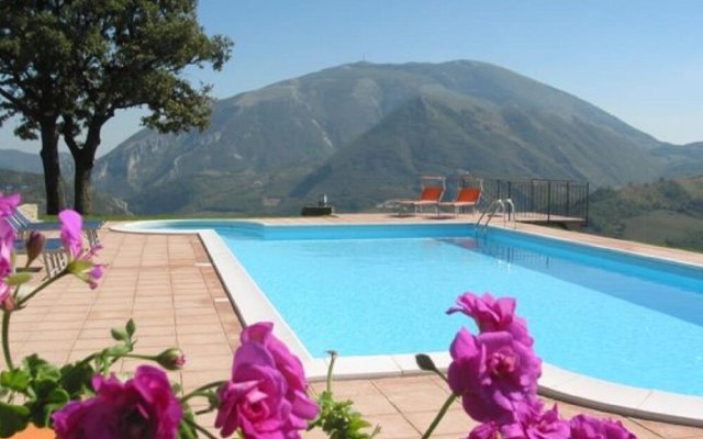 Lovely Holiday home in Apecchio with Pool