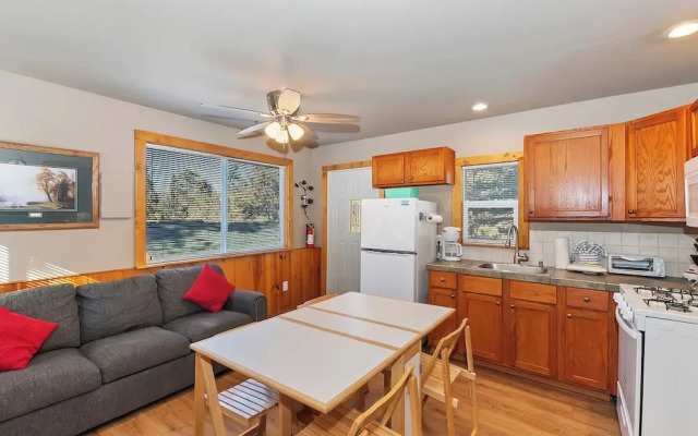 Tranquil 2-Bedroom Retreat