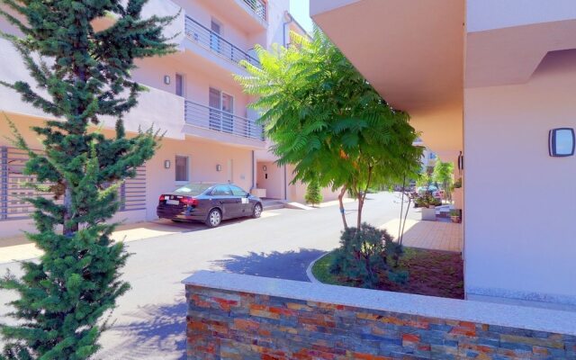 Garden Apartment close to Airport