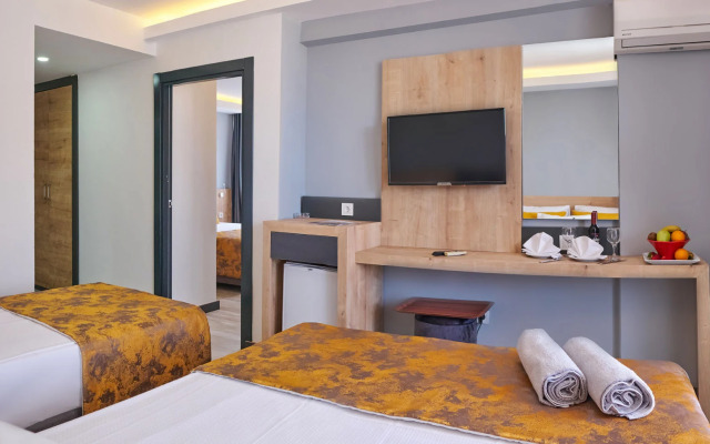 Clover Magic Park Side Otel