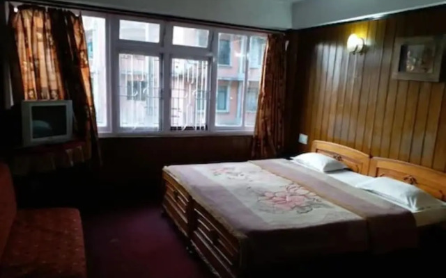Goroomgo Shambhu Darjeeling