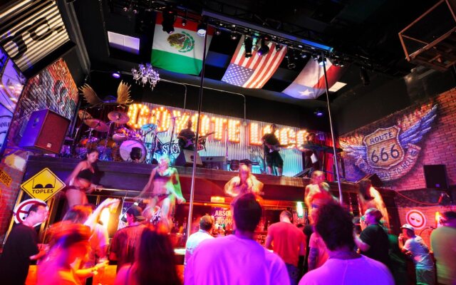 Oh! Cancun On The Beach by Oasis