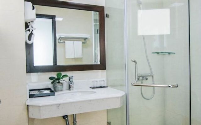 Top One Halong Hotel