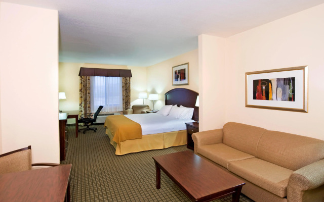 Holiday Inn Express & Suites Willcox by IHG
