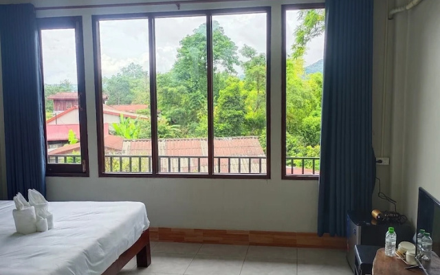 Vang Vieng Champa Hotel