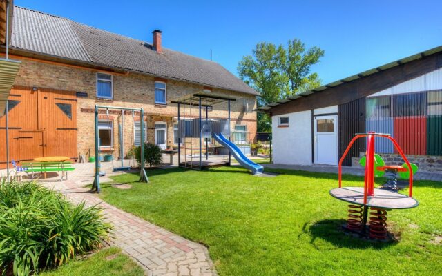 Delightful Apartment in Klein Pravtshagen With Boating