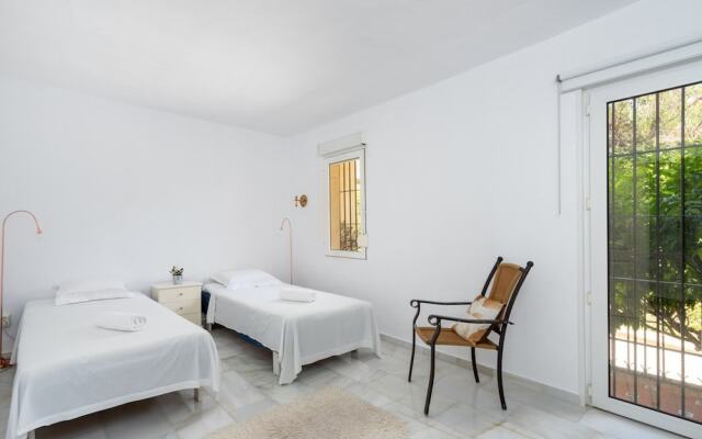 Apartment - 2 Bedrooms with Pool and WiFi - 107805