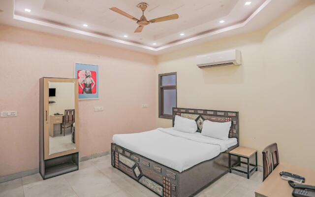 Collection O 81600 Ashoka Residency