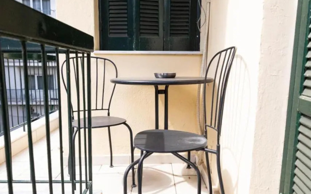 Delmare MQUEEN Apartment