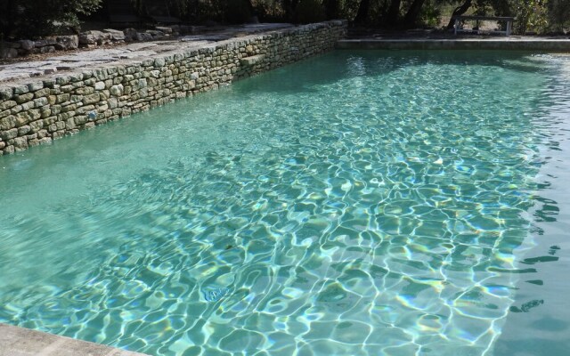 Le Mas de l Escaillon