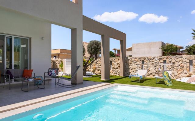 Villa Shamsi, heated pool and beach at 70 mt-Villa shamsi
