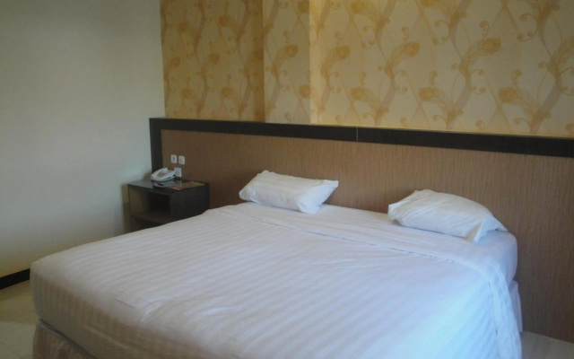Sylvia Hotel Maumere – Guest Rooms – Maumere