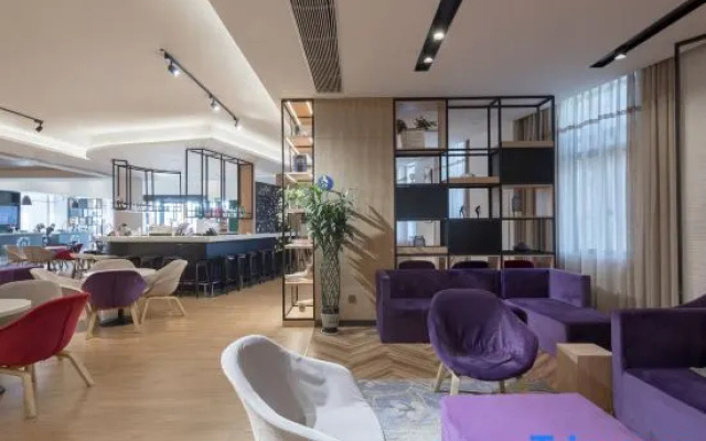 Jiaxing Haiyan Kangbo Hotel