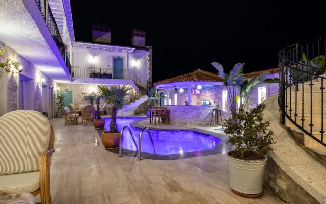 Avlu Alacati Butik Otel