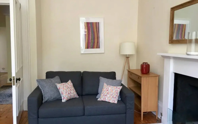 2 Douglas Crescent
