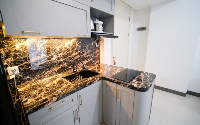 Compact And Homey 2Br At Benson Supermall Mansion Apartment