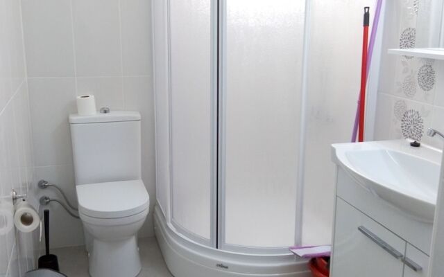 One Bedroom Apartment at Longbeach