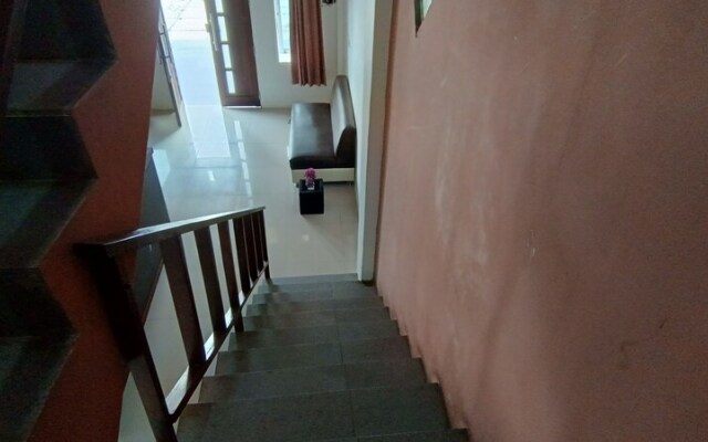 Hotel O Wisma Deli Syariah Near RSUD Nene Mallomo Sidenreng Rappang