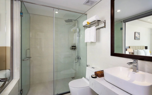 Golden Line Danang Hotel