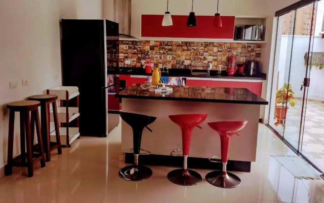 Casa a 150 m da Praia Martins de Sá