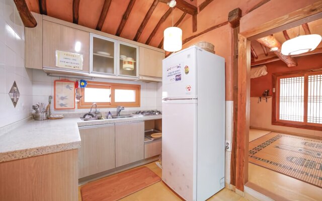 Ganghwa Jangbogo Hanok Pension