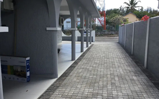 Lovely 3-Bed Apartment In Flic En Flac