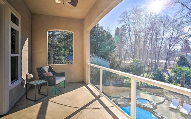Luxe Getaway w/ Riverfront Views in Grants Pass!