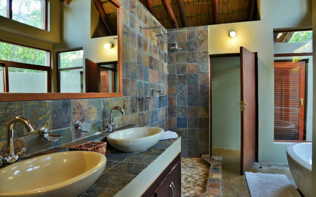 Black Rhino Game Lodge