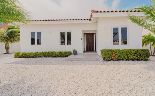Paradise Aruba - 4 Bedroom Private Pool