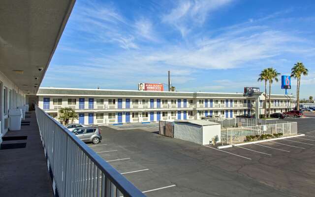 Motel 6 Phoenix, AZ - Airport - 24th Street