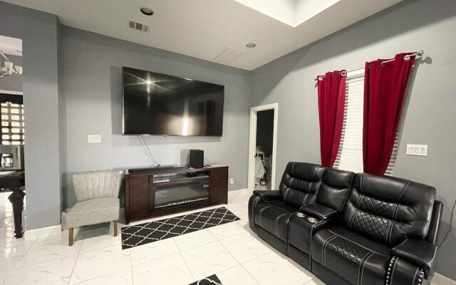 IAH SPHERIC Mini-mansion