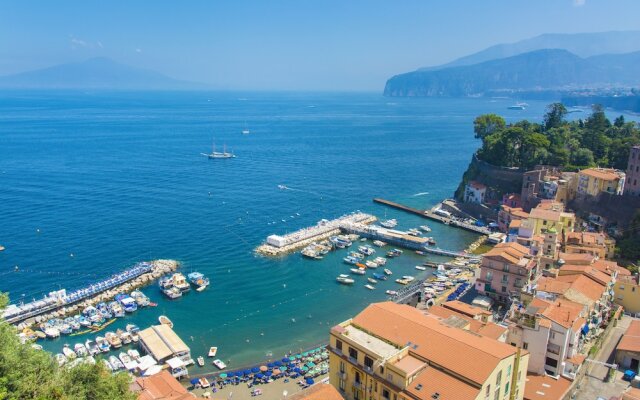 Luxury home with sea-view