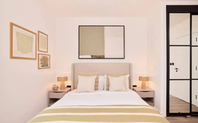 The Tottenham Wonder - Pleasing 2bdr Flat With Balcony