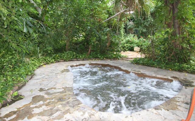 Family Garden Inn & Suites