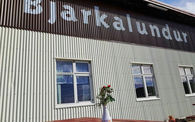 Hotel Bjarkalundur