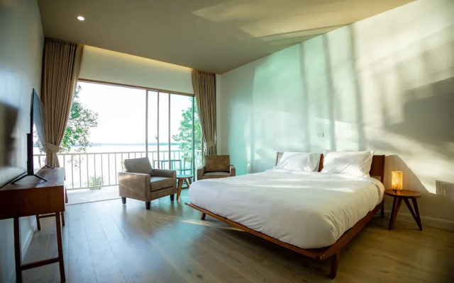 Lake House Naka Cave