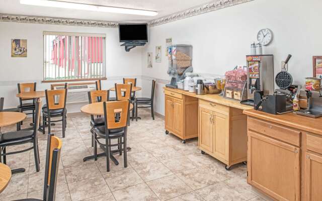 Super 8 by Wyndham Nebraska City