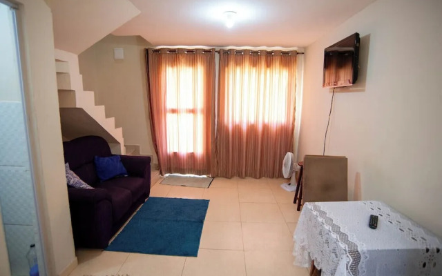 Casa Pet Friendly com Varanda e Churrasqueira