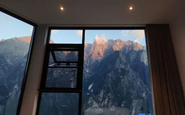 Shangri-La Tiger Leaping Gorge Yulong Mountain View Homestay