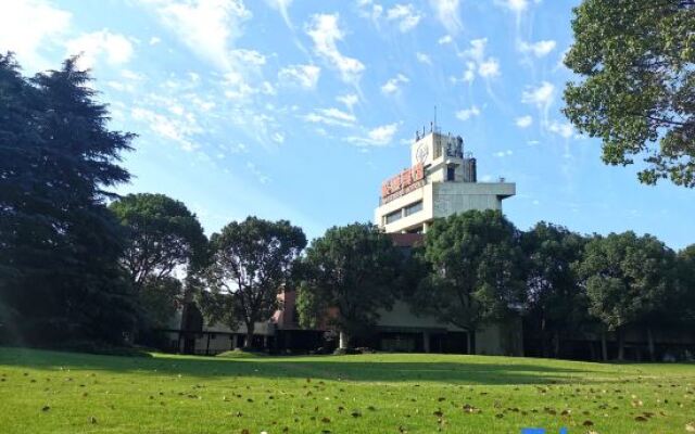 Wistaria Hotel