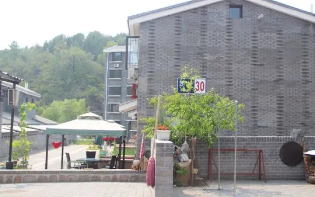 Simatai Jufuyuan Homestay