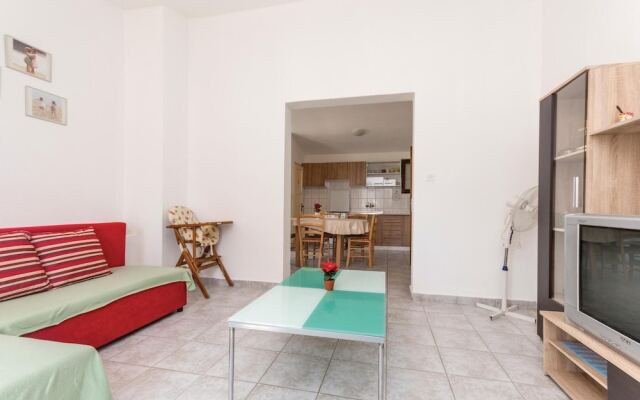 Stunning Apartment in Razanac With 2 Bedrooms and Wifi