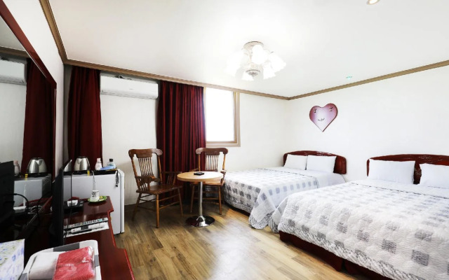 Geumgang Beach Motel