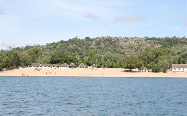 Fish Eagle Bay Lodge