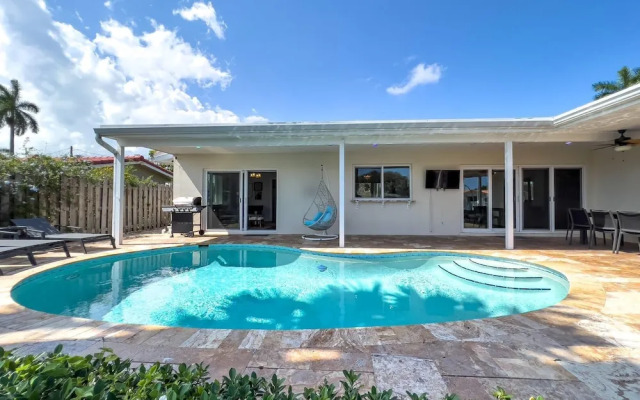 Dockside Daydreams - Canalfront and Pool Oasis