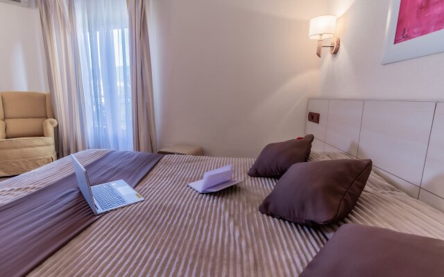 Hostal Rural El Caño by Viverestays